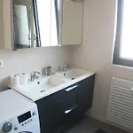 Attic Pour 4 Personnes דירה