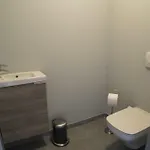 Attic Pour 4 Personnes דירה מונסטר
