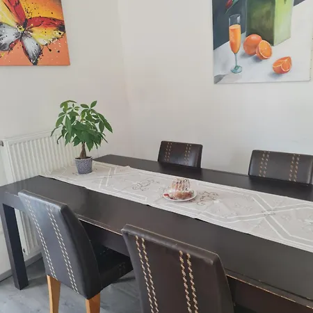 Apartman Attic Pour 4 Personnes *