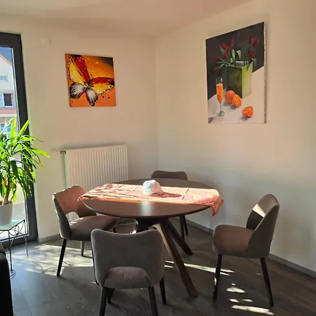Attic Pour 4 Personnes Appartement *